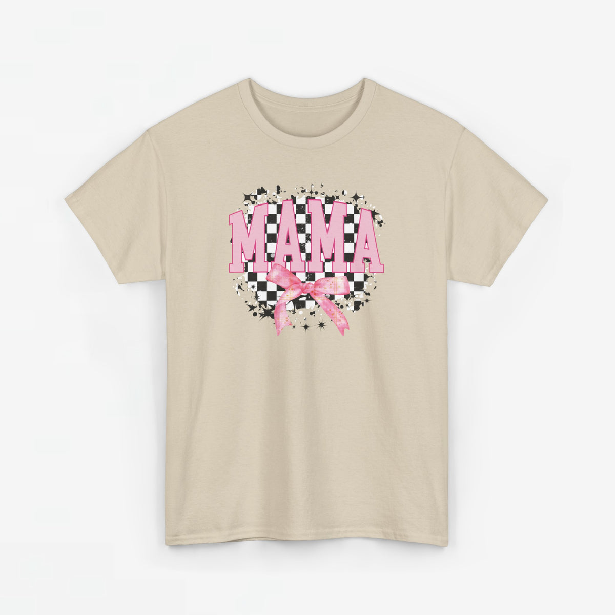 Sandkleurig T-shirt met “MAMA”-print, zwarte accenten en roze strik op de borst