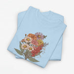 Lichtblauw t-shirt met bloemenboeketprint in kleur op de borst