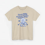 Zandkleurig T-shirt met blauwe opdruk van ‘Super mama, Super vrouw, Super moe’.