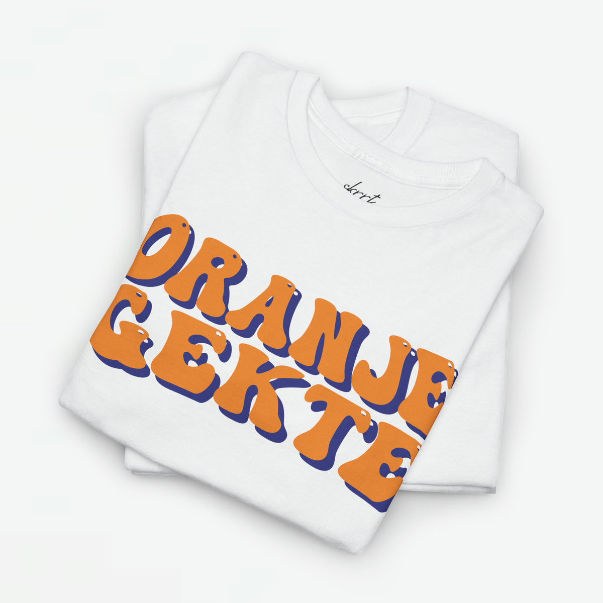 Heren T-shirt wit met lange opdruk “ORANJE GEKTE” in oranje en blauw.