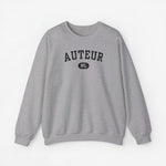 Lichtgrijze sweater met ronde hals en borstprint 'AUTEUR' NL.