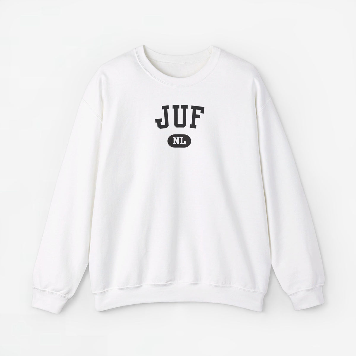 Witte sweater met ronde hals en JUF NL-print op de borst