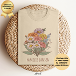 Beige t-shirt met bloemenboeketprint, naam onderaan en tekst in de print