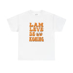 Wit heren T-shirt met oranje tekstprint 'Lam Leve de Koning' op borst.