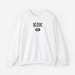 Sweater met ronde hals in wit en borstprint “KOK”