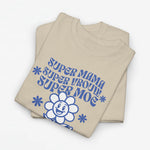 Oversized zandkleurige t-shirt met blauwe moederdag-tekst en bloem/knuffelprint