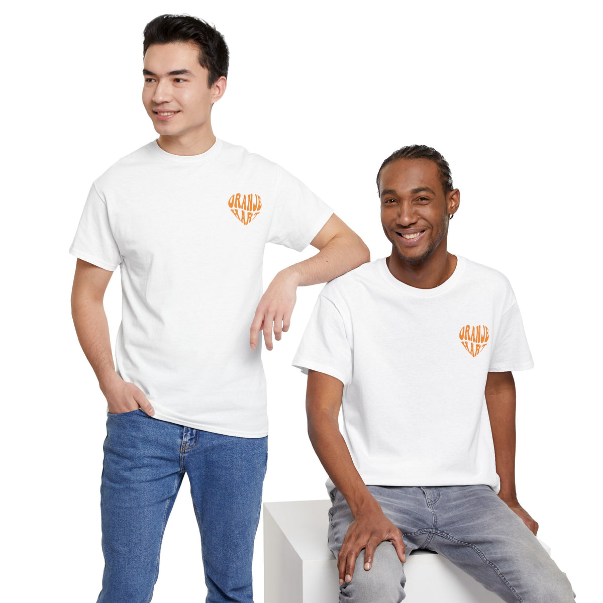 Set heren T-shirts met ronde hals, wit met kleine Oranje Hart borstprint.