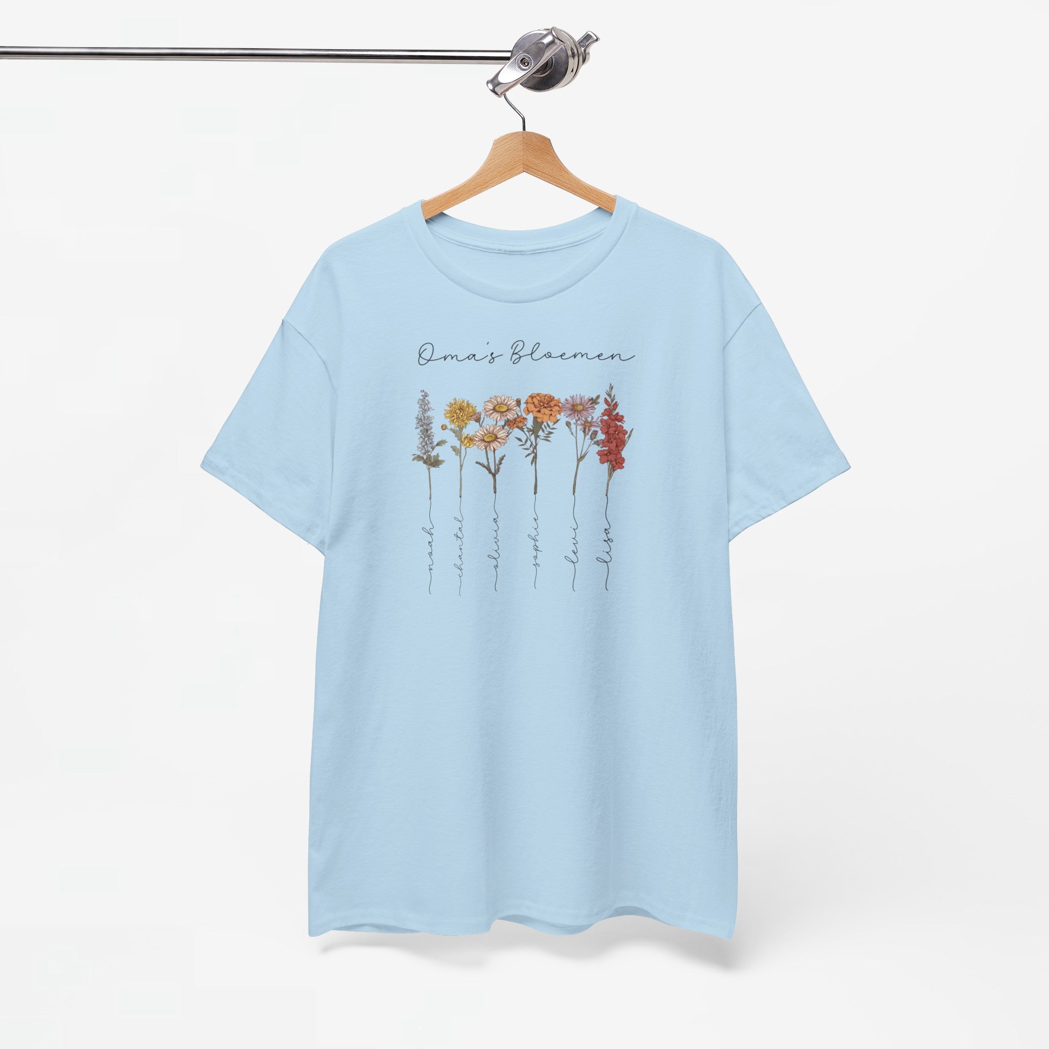 Gepersonaliseerde Moederdag Mama Cadeau - T-shirt - Oma's Bloemen met namen en geboortemaand bloemen (zwarte tekst)