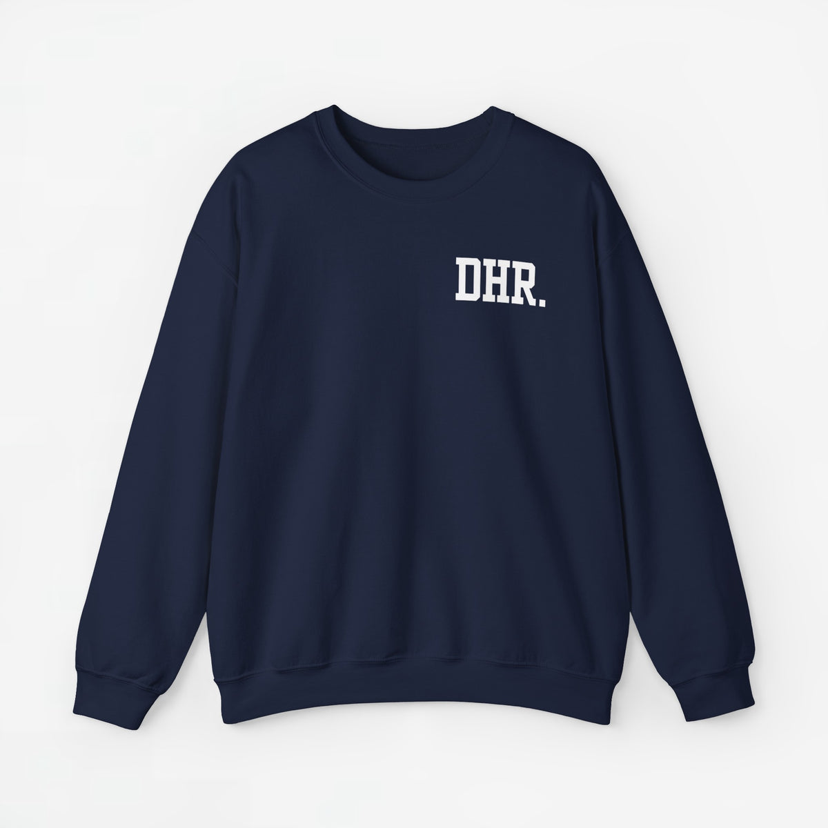Donkerblauwe herentrui met ronde hals en witte opdruk DHR op de borst