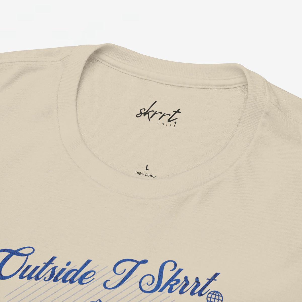 Beige t-shirt hals met merklogo en tekst '100% cotton'