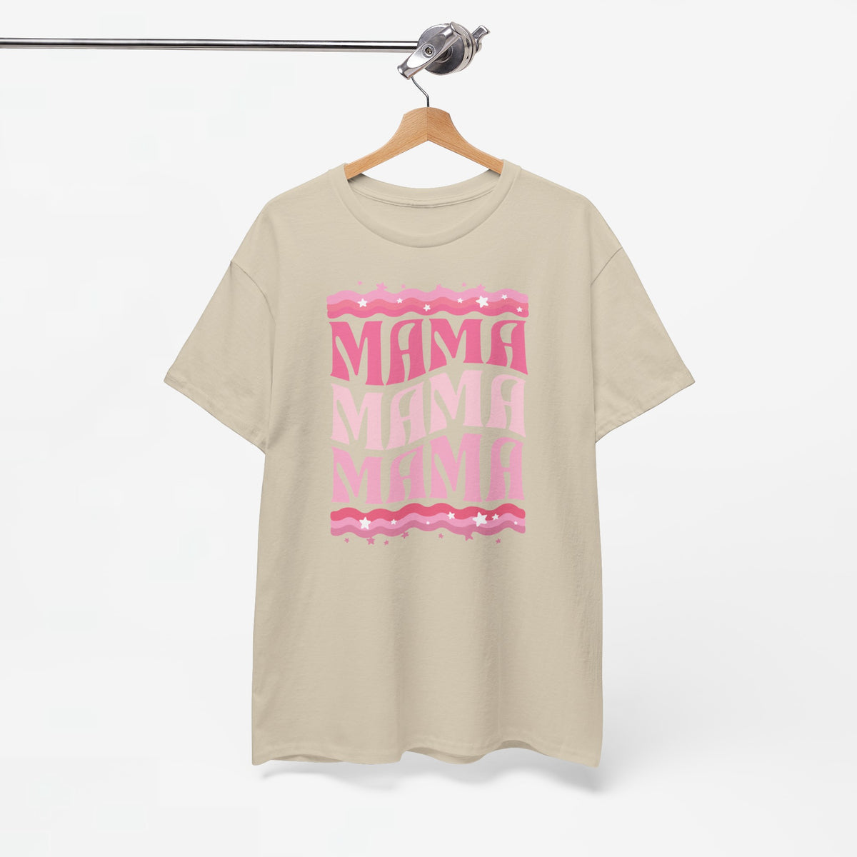Beige oversized t-shirt met roze MAMA-print aan hanger