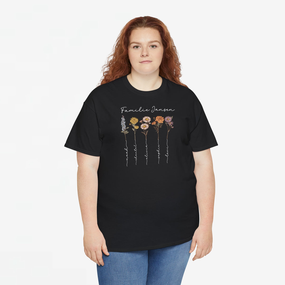 Zwart t-shirt met Familie Janssen en bloemenprint op borst