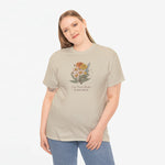 Beige T-shirt met bloemenprint en tekst op de borst