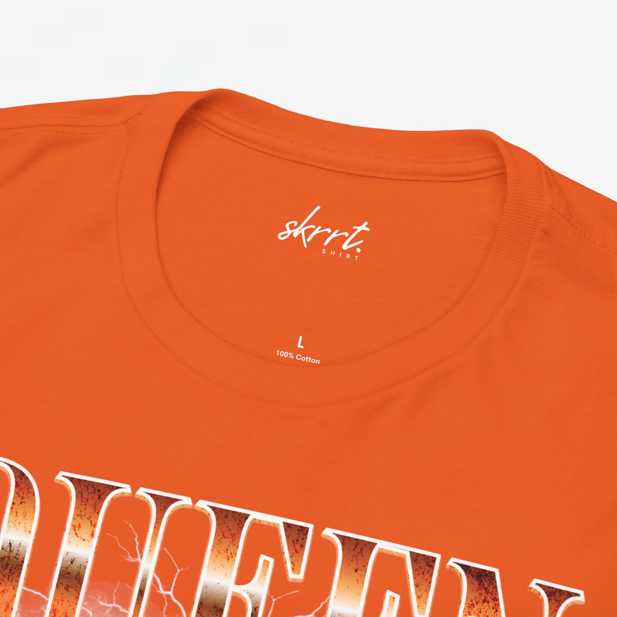 Oranje T-shirt kraag met klein logo op de hals