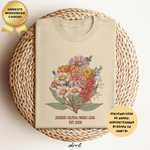 T-shirt met beige ondergrond en opdruk van familieboeket bloemen met namen en EST