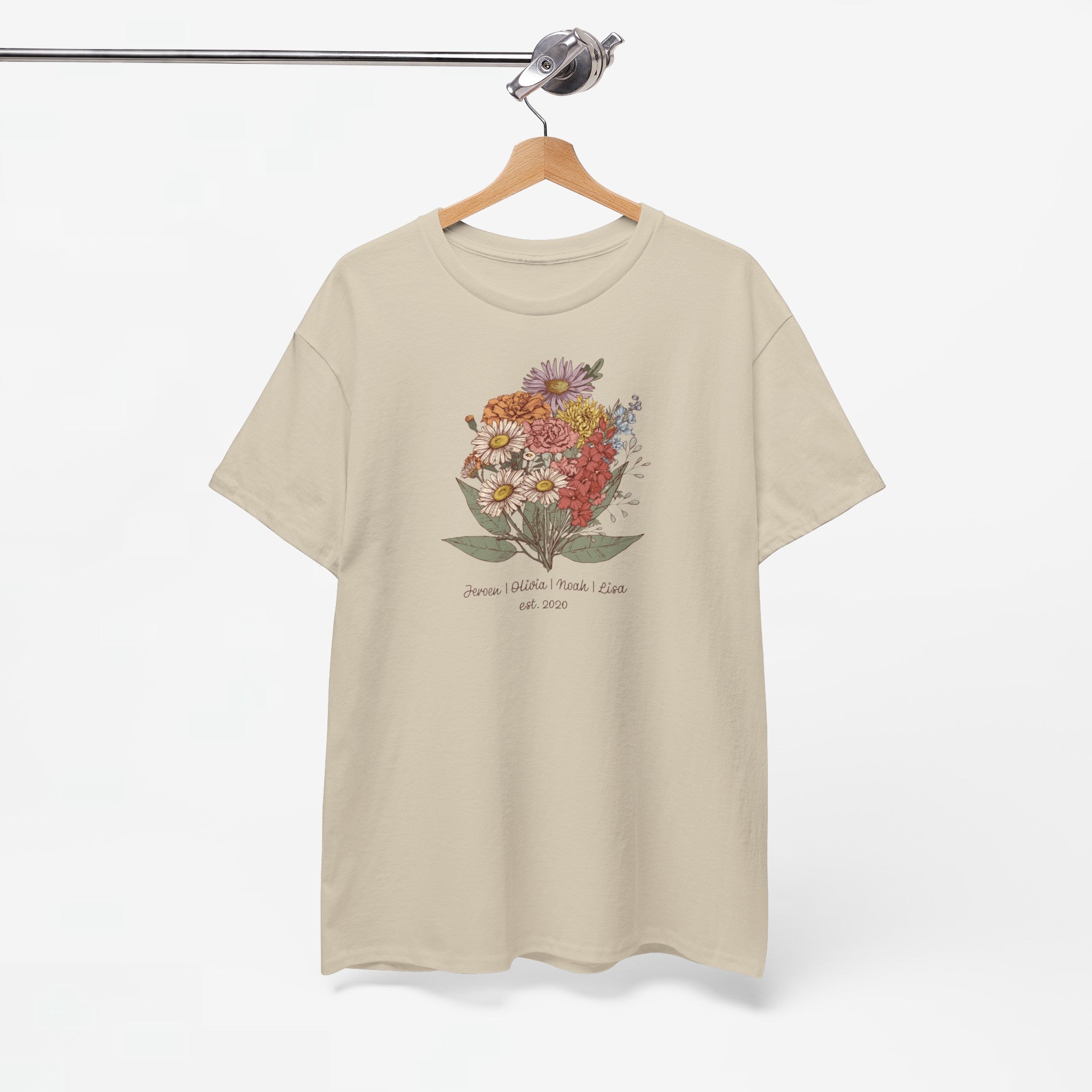 Gepersonaliseerde Moederdag Mama Cadeau - T-shirt - Familie Bloemen boeket met namen - EST [JAAR] Ver.2