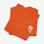 Oranje dames T-shirt set met kleine witte borstprint, plat liggend