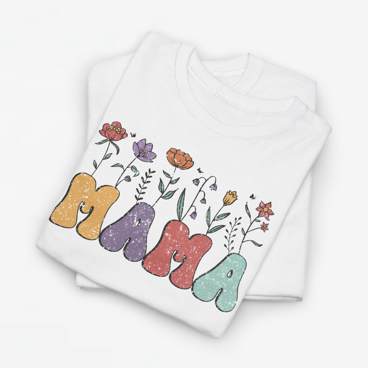 Oversized wit T-shirt met bloemen en kleurrijke 'Mama' opdruk op de borst.