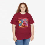Bordeauxrood T-shirt met ronde hals en grote 'Broke Mama' print voorop