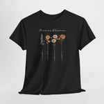 T-shirt zwart met bloemenprint en sierlijke tekst op de borst, front.