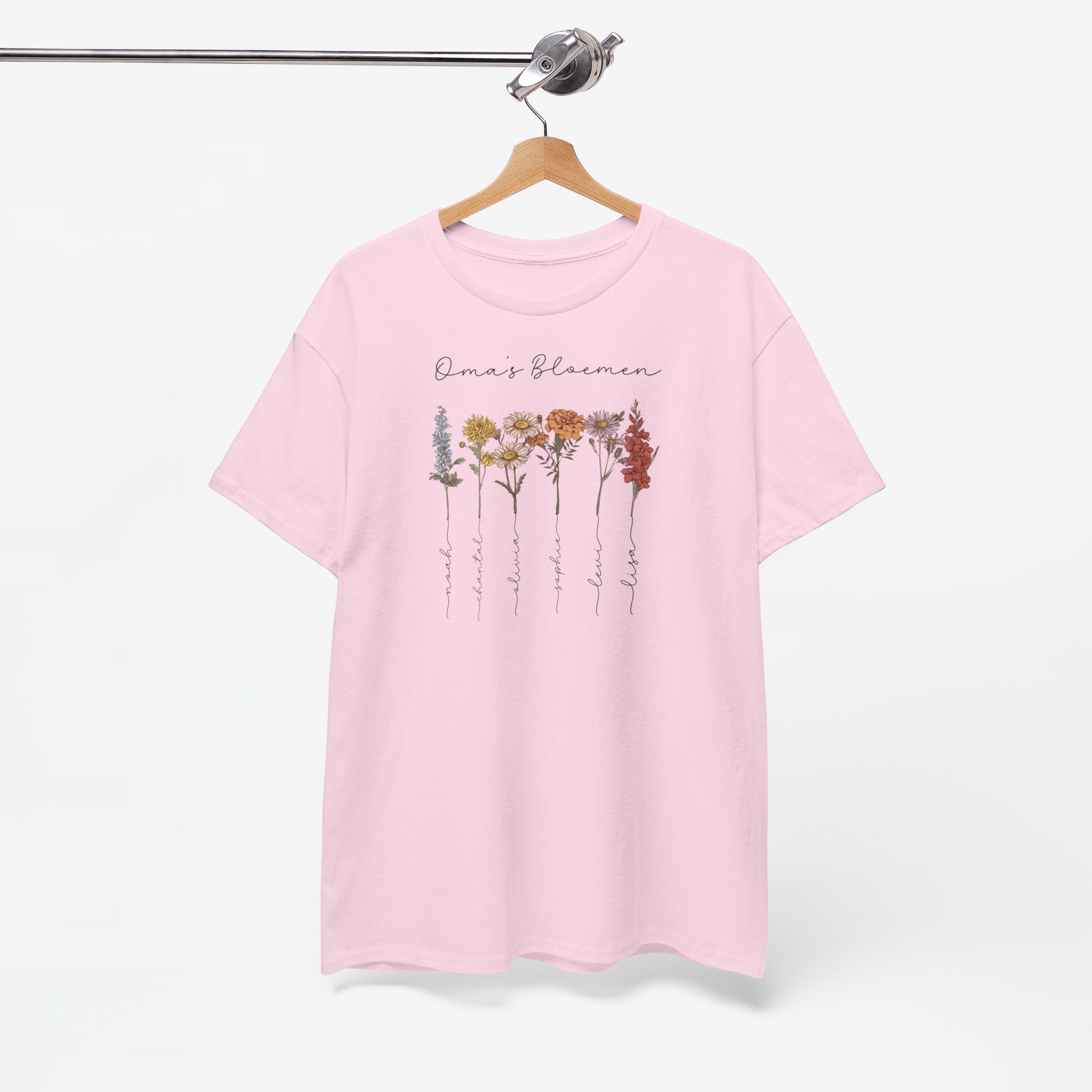 Gepersonaliseerde Moederdag Mama Cadeau - T-shirt - Oma's Bloemen met namen en geboortemaand bloemen (zwarte tekst)
