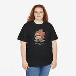 Zwart T-shirt met bloemenboeketprint en gepersonaliseerde tekst op model