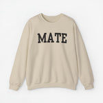 Beige sweater met opdruk 'MATE' en lange mouwen