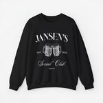 Zwarte sweatshirt met opdruk 'JANSEN'S', bierpullen en 'EST. 2024', ronde hals