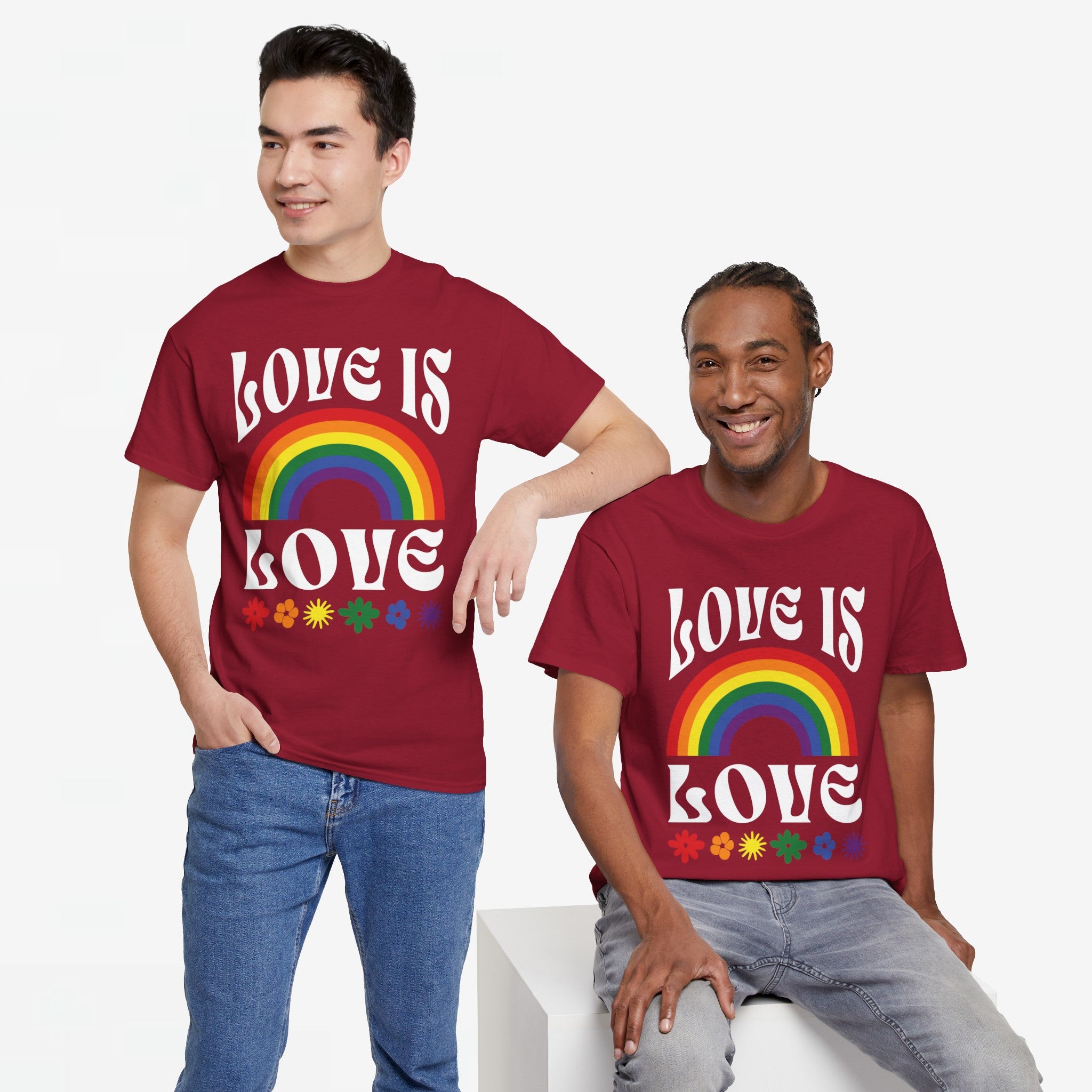 Gay Pride T-shirt - Love is love (witte tekst) - Oversized #54