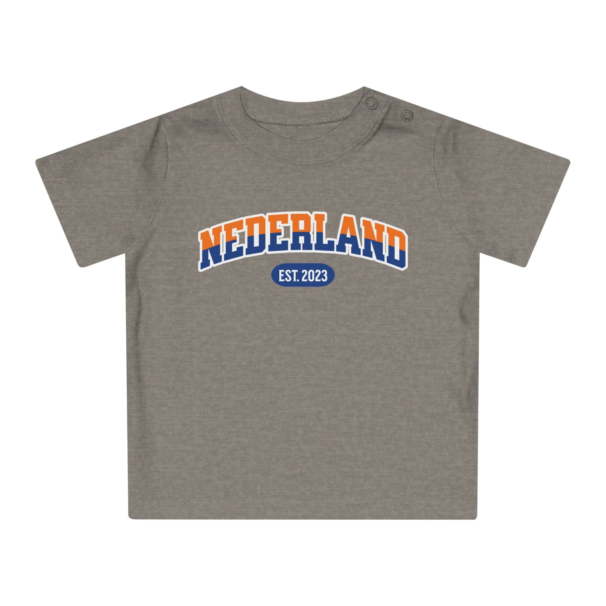 Baby T-shirt voor EK, WK en Koningsdag - Personaliseer met Naam, Jaar & Rugnummer - NEDERLAND (oranje en blauwe tekst)