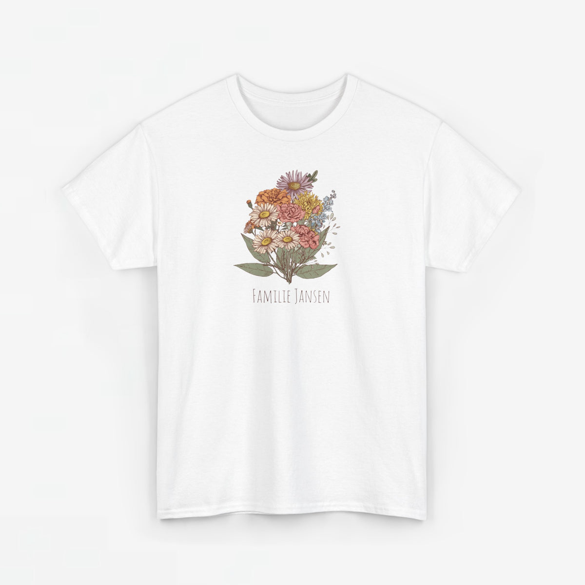Wit T-shirt met bloemenboeketprint en tekst “FAMILIE JANSEN” op de borst
