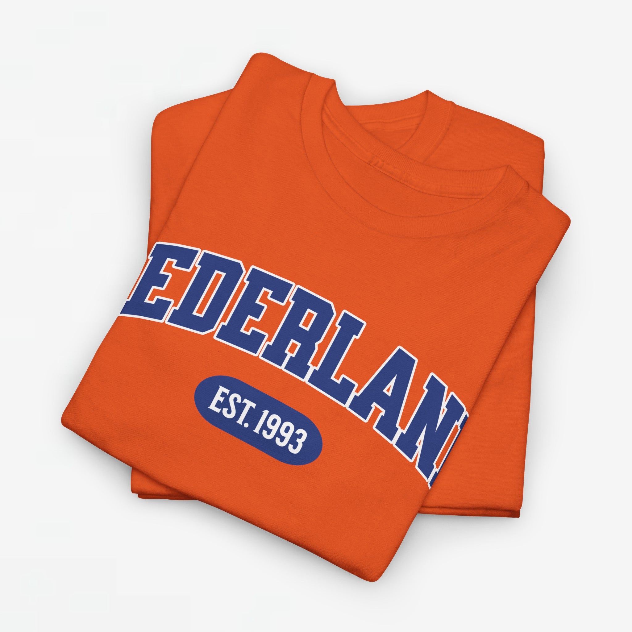 Oranje T-shirt voor EK, WK en Koningsdag - Personaliseer met Naam, Jaar & Rugnummer - NEDERLAND (blauwe tekst)