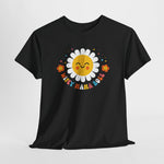 Zwarte T-shirt met zonprint, felgekleurde bloemen en gebogen tekst eromheen
