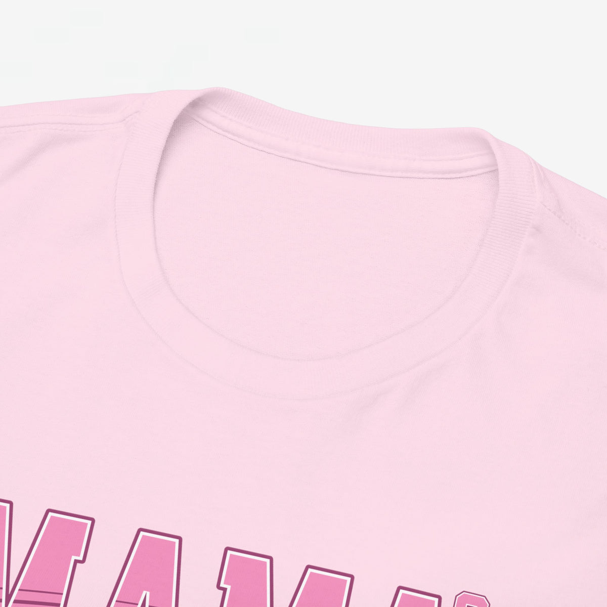 Roze T-shirt met ronde hals en rand van 'MAMA' print op borst