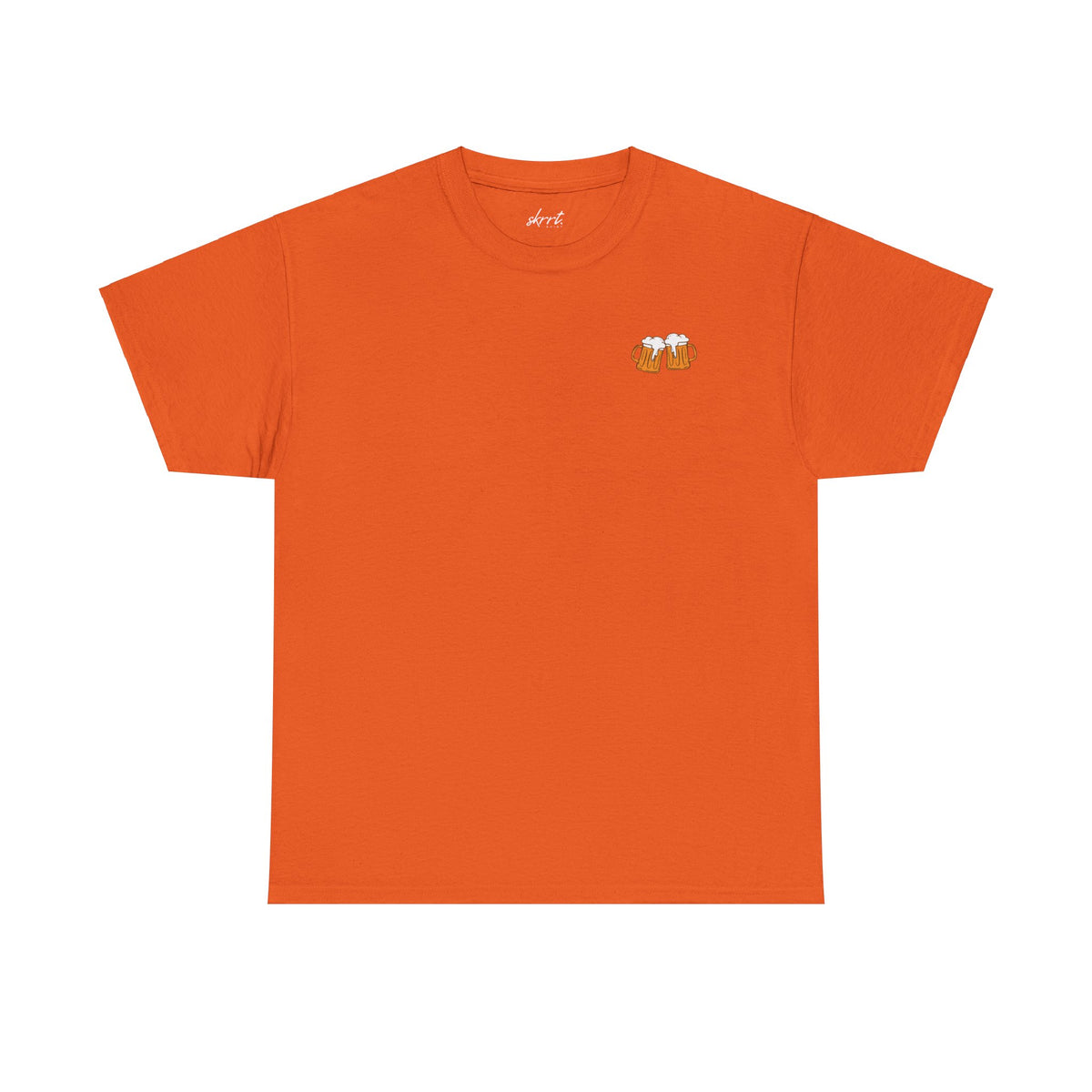 Oranje T-shirt met klein borstlogo met biermotief.
