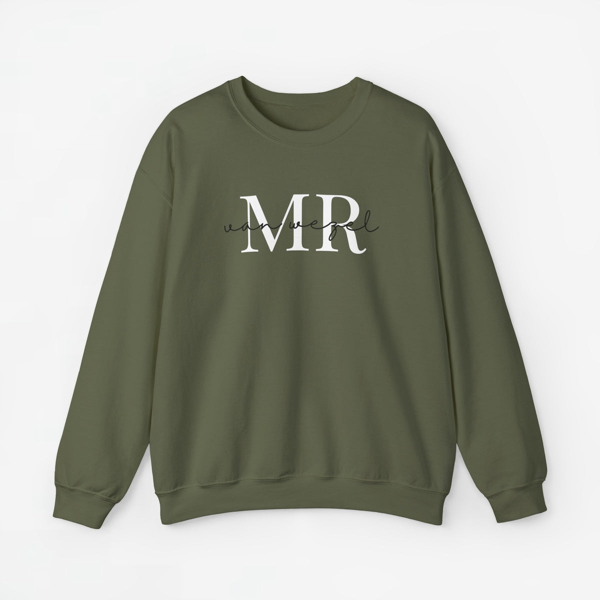 Gepersonaliseerde sweatshirt olijfgroen met opdruk “MR” op de borst