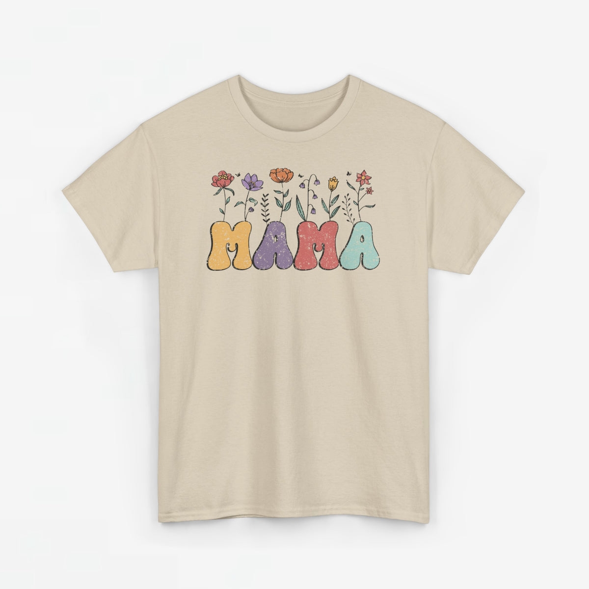 Beige T-shirt met bloemen rondom en kleurrijke 'Mama' opdruk op de borst.