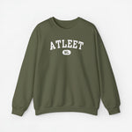 Olijfgroene sweatertrui met ronde hals en ATLEET-print op de borst.
