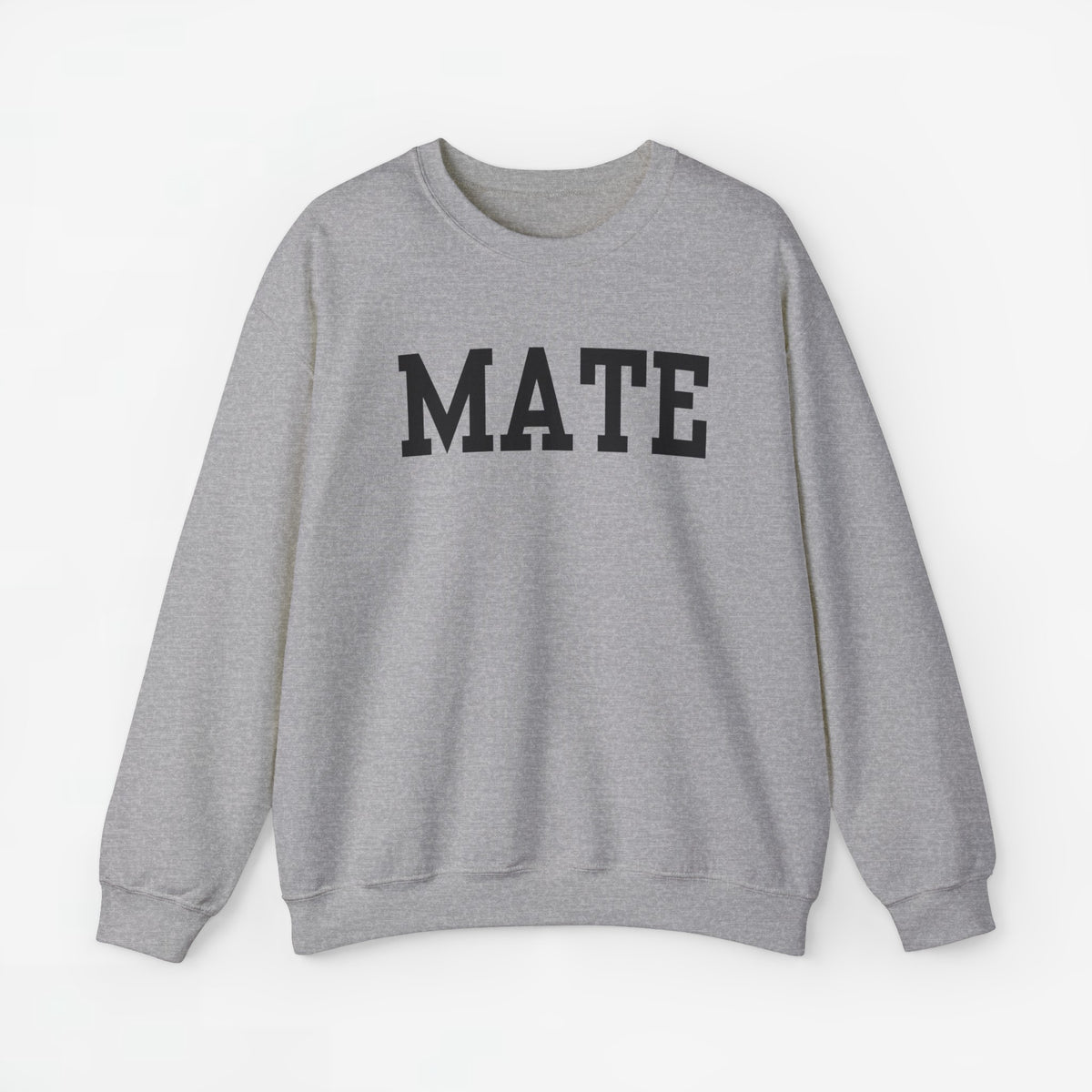 Lichtgrijze sweater met opdruk 'MATE' en lange mouwen