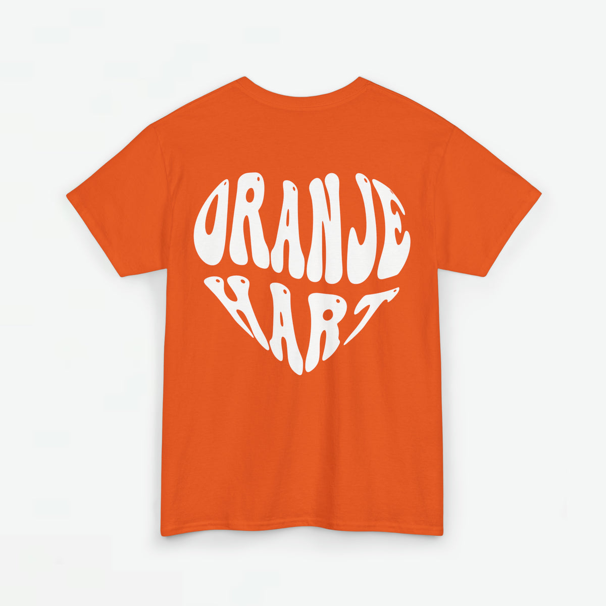 Heren T-shirt met ronde hals, oranje met grote Oranje Hart tekstprint op de rug.