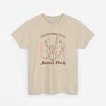 Zandkleurige oversized t-shirt met handprint-graphic en tekst 'Moms club' voorop