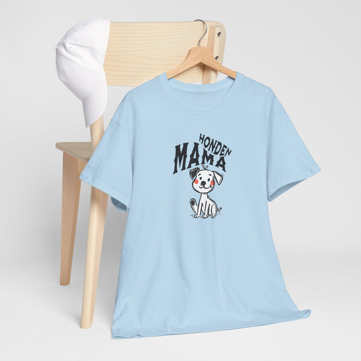 Lichtblauw t-shirt met “Honden Mama” opdruk en hondillustratie