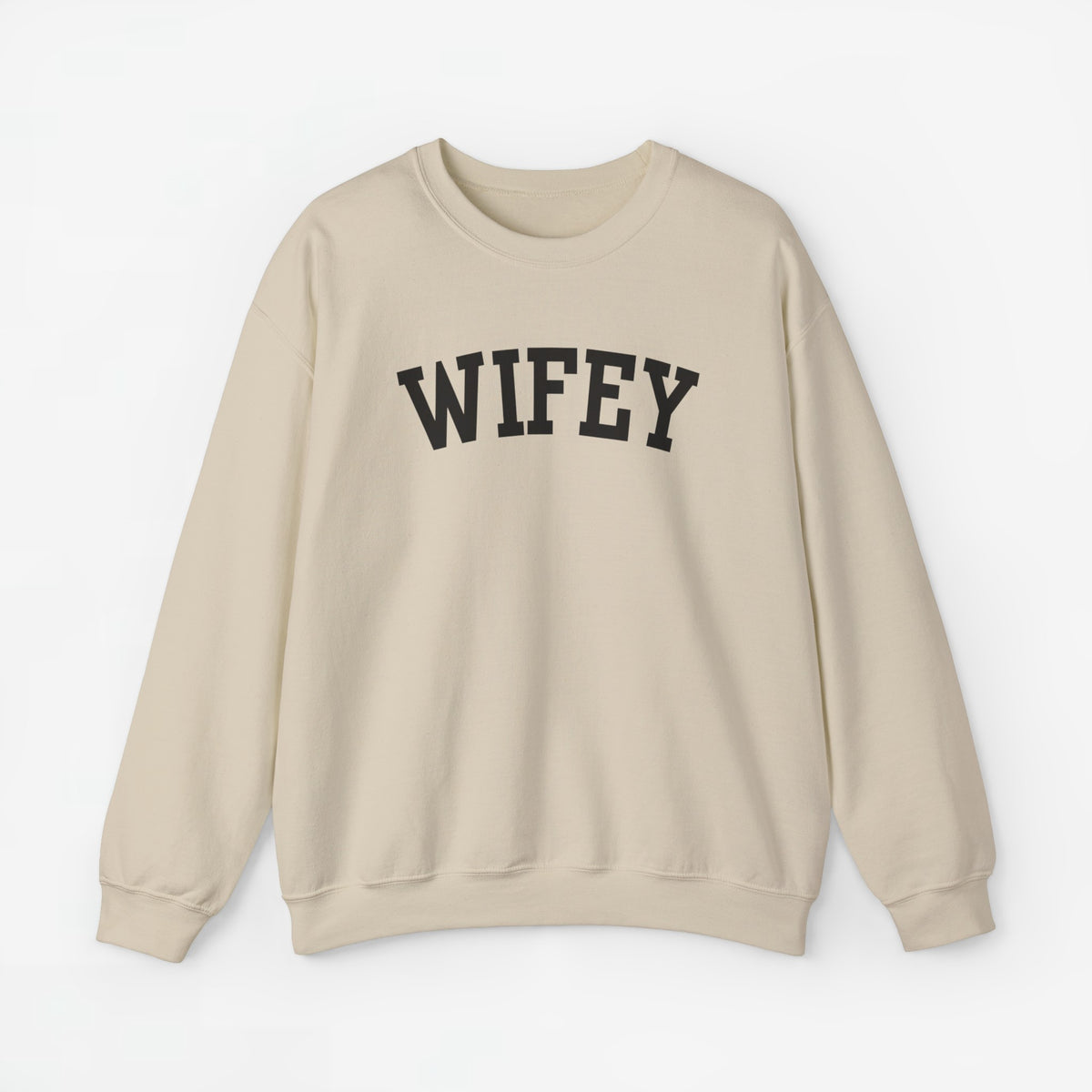 Sweatshirt met tekst WIFEY, zandkleurig, lange mouwen en ronde hals.