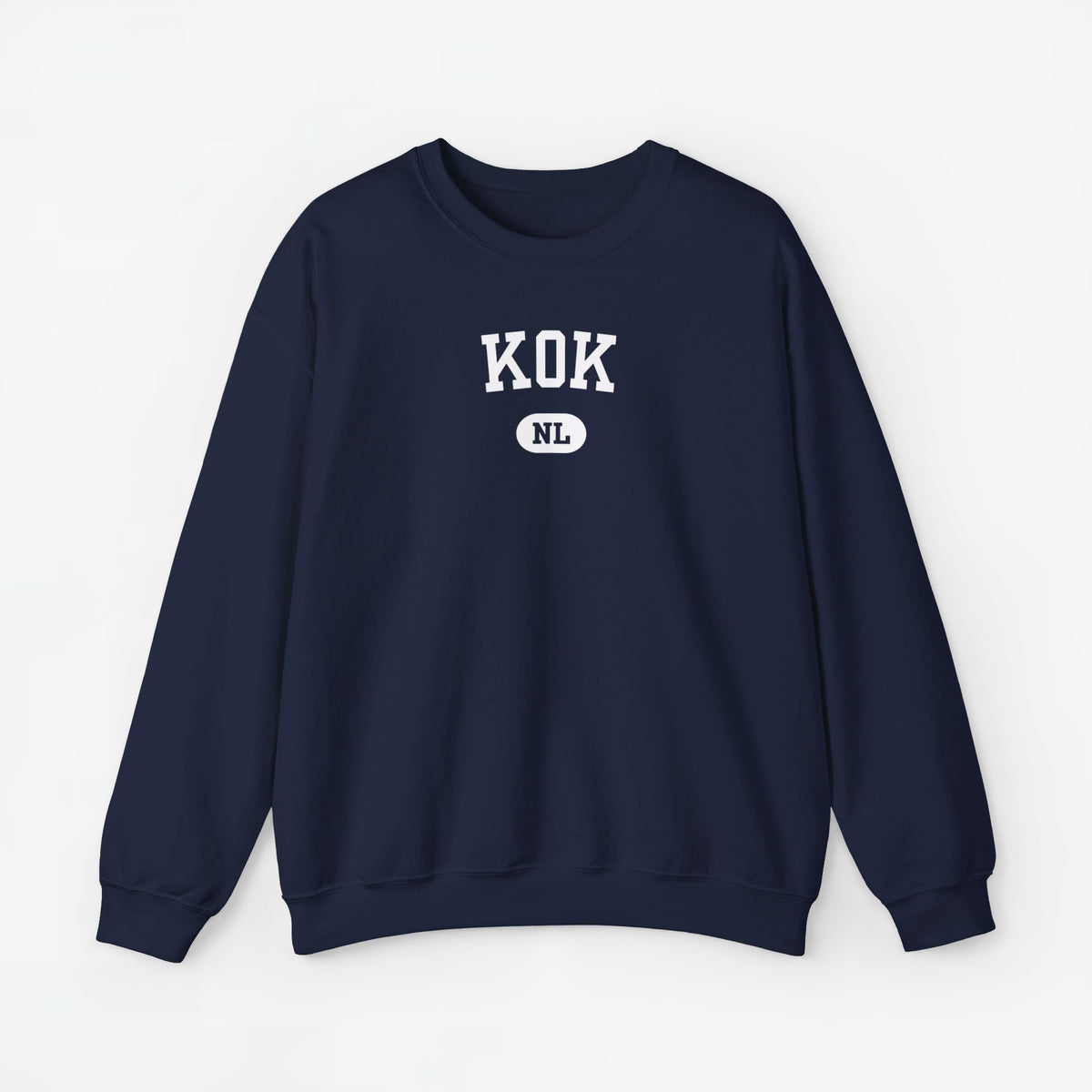 Sweater met ronde hals in donkerblauw en borstprint “KOK”