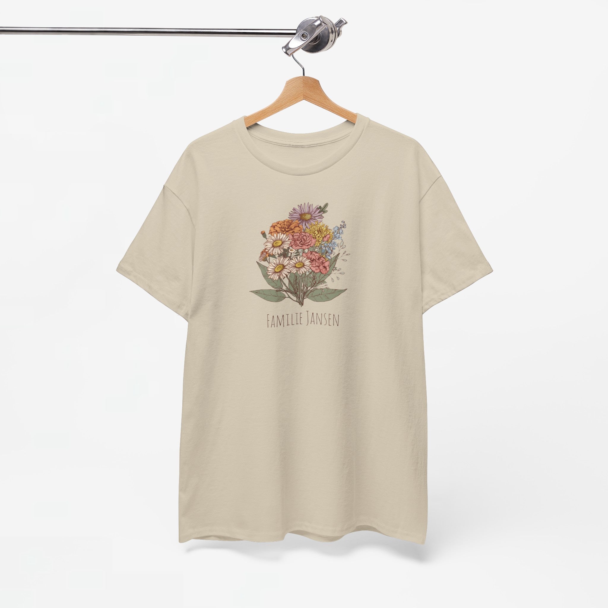Gepersonaliseerde Moederdag Mama Cadeau - T-shirt - Familie Bloemen boeket met geboortemaand bloemen (zwarte tekst)