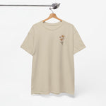 T-shirt beige met kleine bloemenprint op de borst, aan de hals