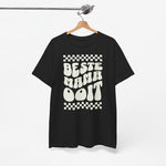 Zwart t-shirt met ronde hals, 'Beste mama ooit' print, aan houten hanger