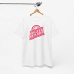 Wit T-shirt voor mama met roze “BESTE MAMA” opdruk, aan kleerhanger
