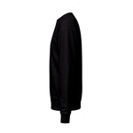 Zwarte varsity sweater, zijaanzicht met lange mouwen en geribde zoom