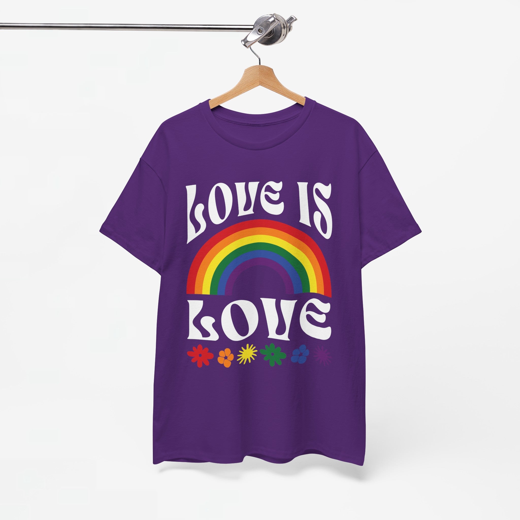 Gay Pride T-shirt - Love is love (witte tekst) - Oversized #54